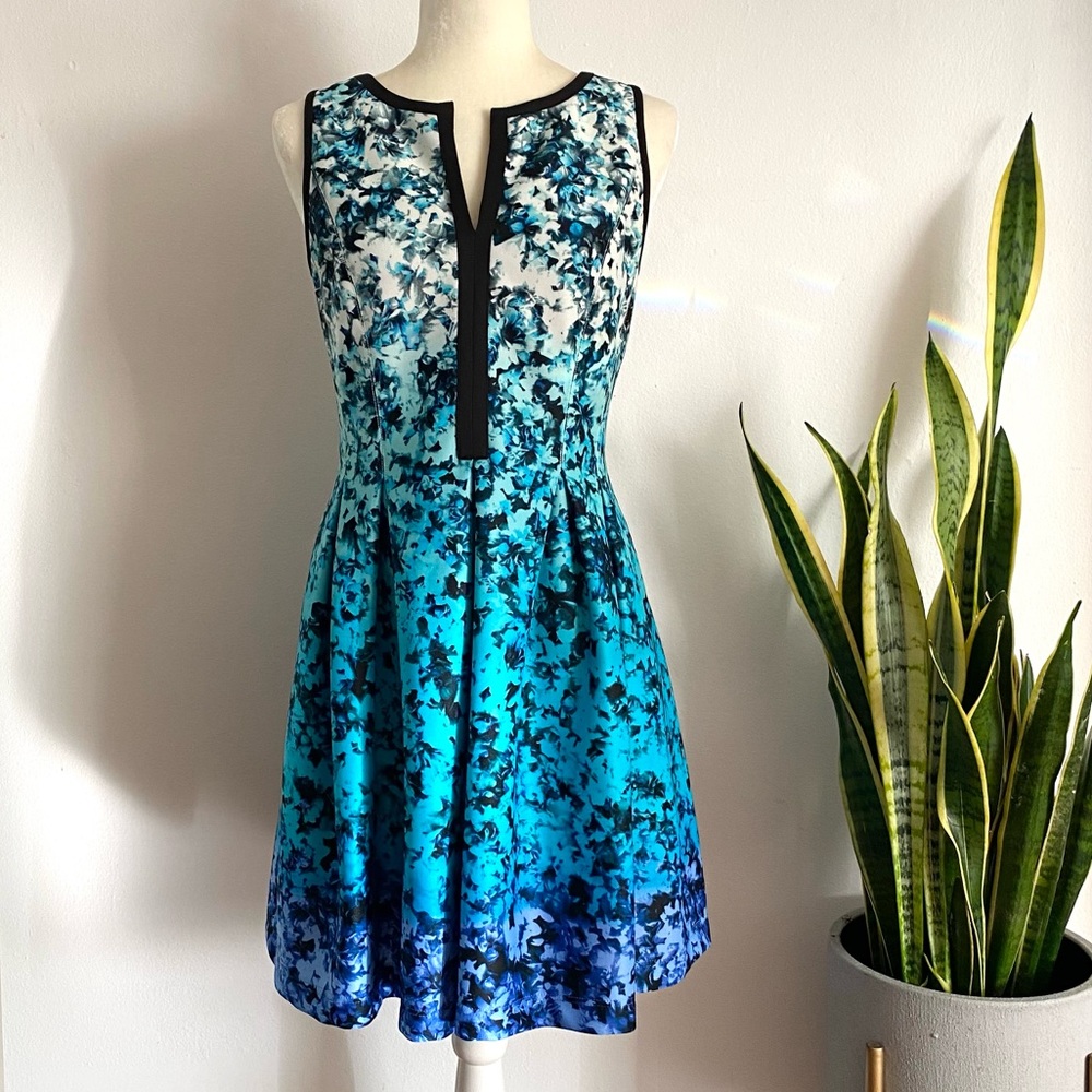 🥂HP🥂 Vince Camuto Pleated Midi Dress